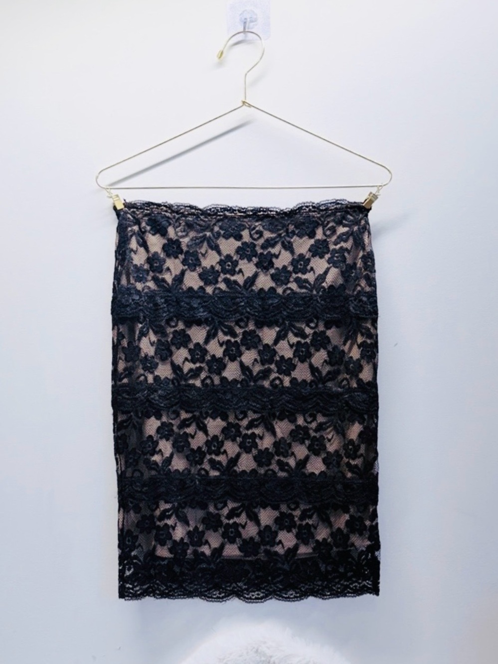 Forever 21 Black Lace Pencil Skirt with Nude Lining 🔥